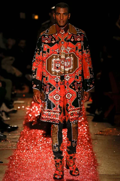 Look 57